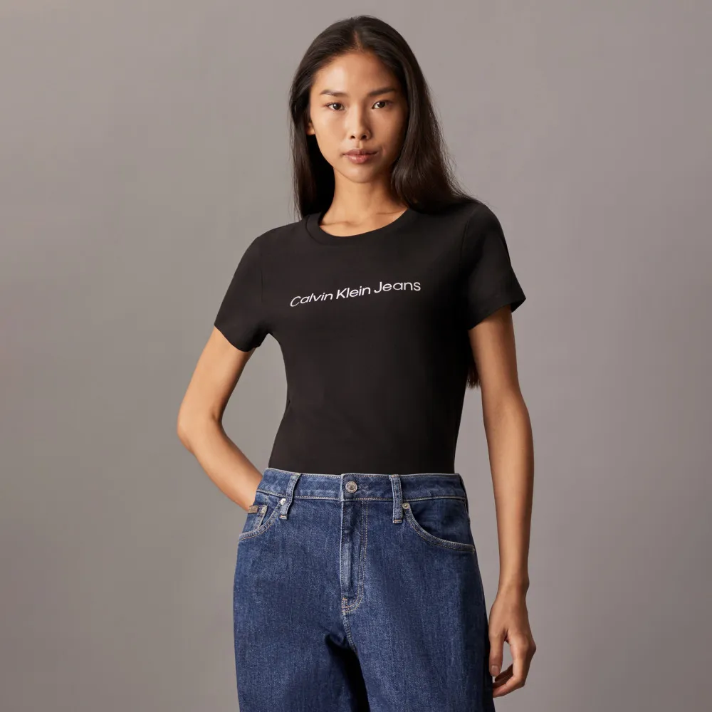 【CALVIN KLEIN】官方旗艦館 CK 經典標誌修身 T 恤_黑色