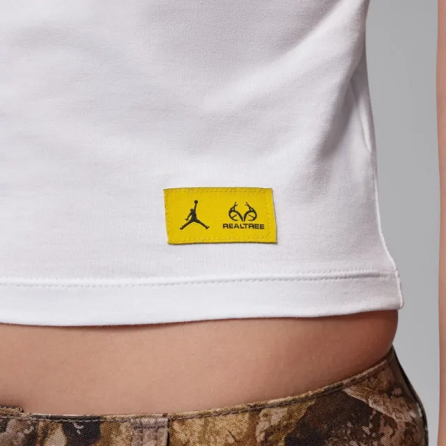 【NIKE 耐吉】短袖上衣 女 AS W J SS TMID GFX TEE RLT 喬丹 運動 休閒 白色 (IU7256100)