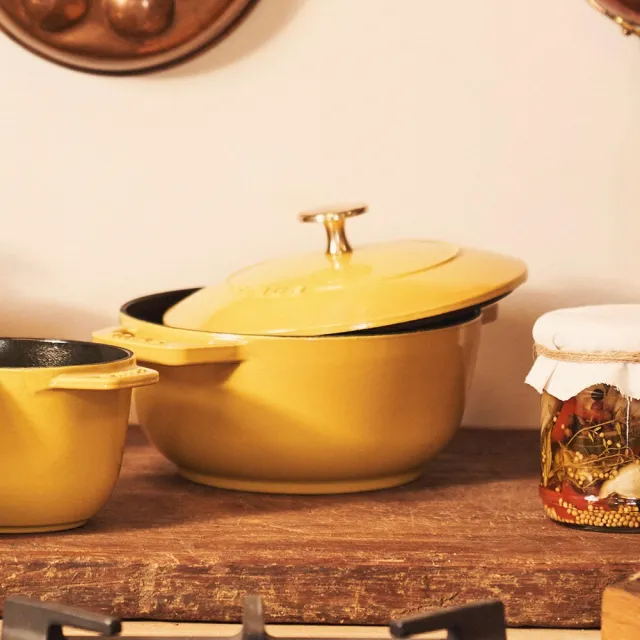 【STAUB】迴力釘點琺瑯鑄鐵鍋和食鍋18cm-檸檬黃/粉紅奶酪2色任選(德國雙人牌集團官方直營)