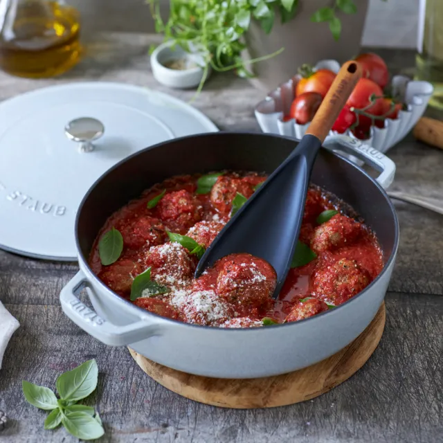 【STAUB】迴力釘點蓋圓型鑄鐵鍋淺燉鍋28cm-3.7L/顏色任選/新舊包裝隨機出貨(德國雙人牌集團官方直營)