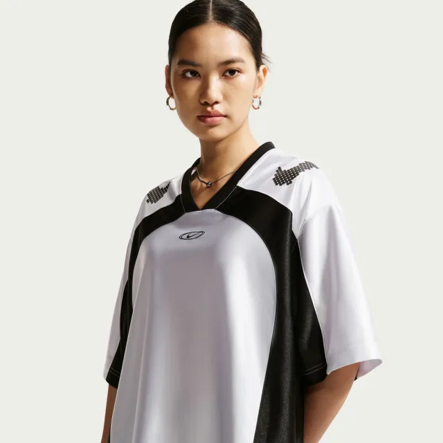 【NIKE 耐吉】短袖上衣 女 寬鬆 AS W NK STREET GFX JERSEY 白黑 IQ6138-101