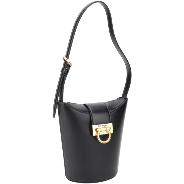 【Salvatore Ferragamo】Trifolio 馬蹄金釦牛皮肩背水桶包(黑色)