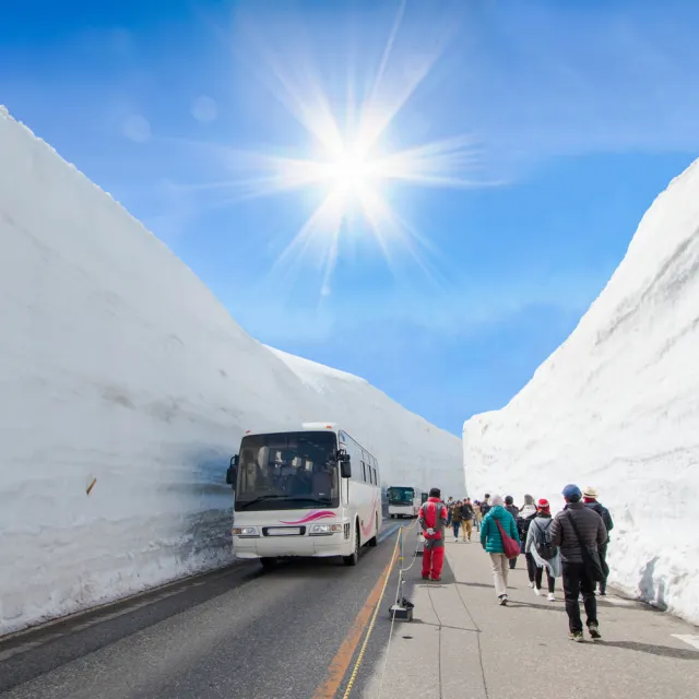【喜鴻假期】★高雄出發．黑部立山雪牆絕景５日★白川鄉合掌村、金澤兼六園、哆啦A夢電車、犬山城