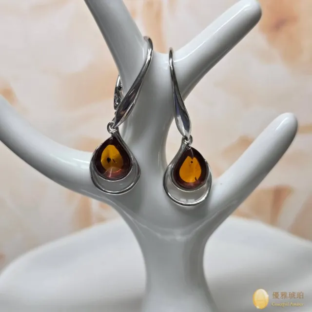 【優雅琥珀】小水滴形干邑色琥珀 垂墜式純銀耳環(925純銀 )