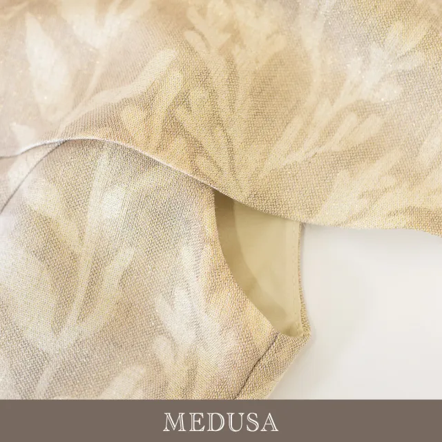 【MEDUSA 曼度莎】現貨-卡其金絲提花披肩珍珠優雅A字小禮服（M-XL）｜小禮服 洋裝推薦 媽媽禮服