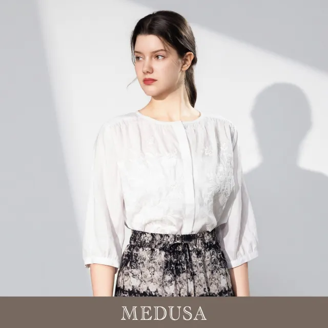 【MEDUSA 曼度莎】現貨-文藝壓花刺繡純亞麻上衣 - 2色（M-XL）｜亞麻上衣 刺繡上衣 透氣涼感