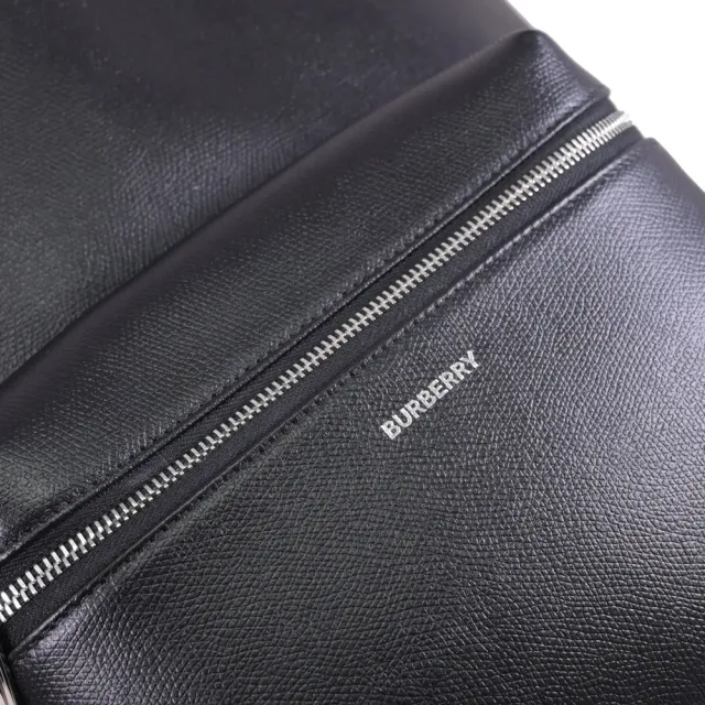 【BURBERRY 巴寶莉】經典燙銀LOGO荔枝牛皮大容量商旅包後背包(黑)