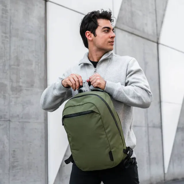 【ALPAKA】Essential 16L Axoflux 210D 後背包 - 線色