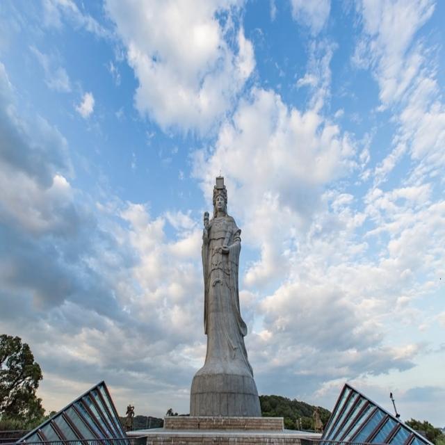 【喜鴻假期】★藍眼淚在馬祖．南北竿３日★枕戈待旦、北海坑道夜間風情搖櫓、芹壁聚落下午茶
