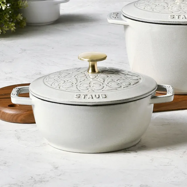 【STAUB】Lily雕花琺瑯鑄鐵和食鍋16cm-松露白(德國雙人牌集團官方直營)