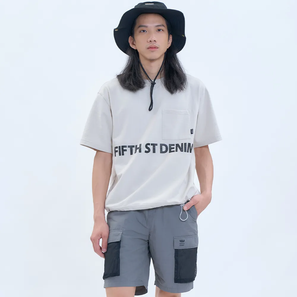 【5th STREET】男裝 短t 短袖 上衣 t恤 TEE 寬版 口袋 棉質 杏色(570922)