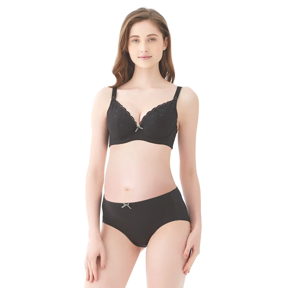 【Gennies 奇妮】哺乳內衣褲成套 牛奶紗深V軟鋼圈內衣 中腰內褲(孕婦內衣 上開扣 孕婦內褲 黑 A38B62)