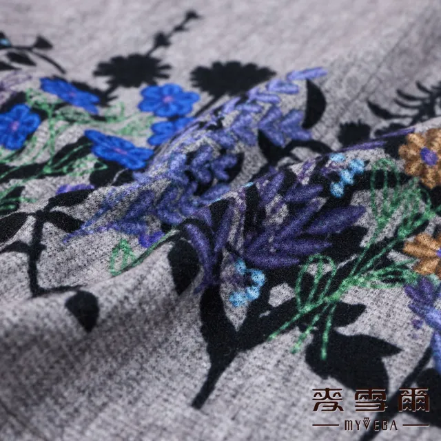 【MYVEGA 麥雪爾】MIT兩側抓皺印花上衣-灰