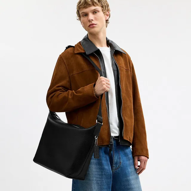 【COACH】蔻馳官方直營 FINN 32號HOBO手袋 斜背包 郵差包-多色任選(CFO57/CFO60)