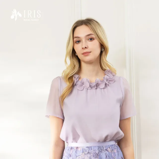 【IRIS 艾莉詩】清花優雅領飾上衣-2色(62110)