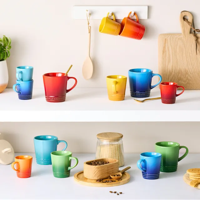 【Le Creuset】瓷器V馬克杯-330ml(極光午夜藍/肉豆蔻 2色選1)