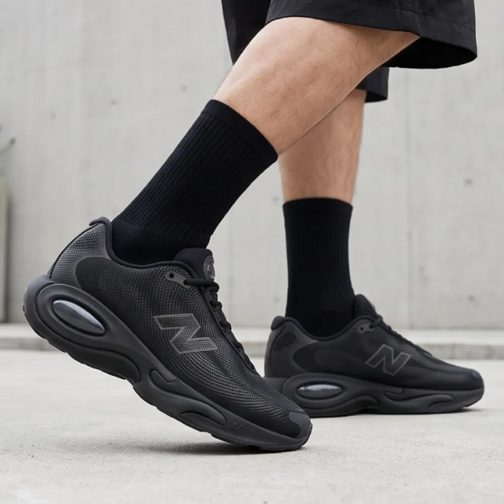 【NEW BALANCE】NB AC Runner慢跑鞋_MACR13XO-2E_男性_極致黑