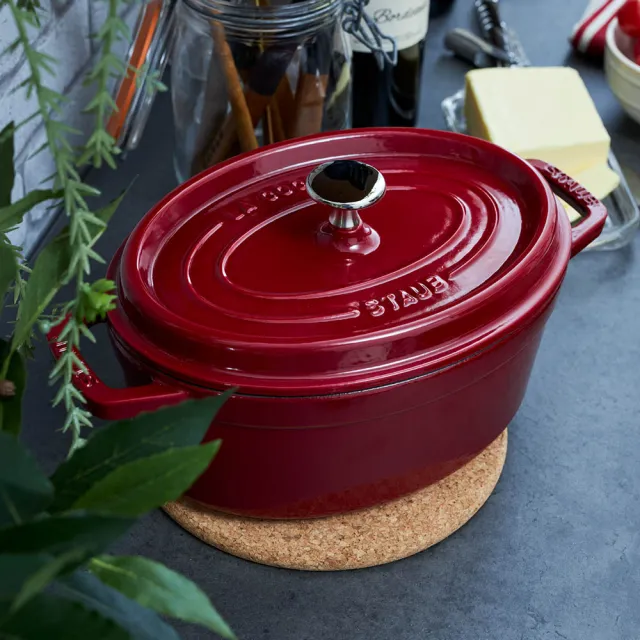 【STAUB】橢圓琺瑯鑄鐵鍋23cm-2.35L/新舊包裝隨機出貨(德國雙人牌集團官方直營)