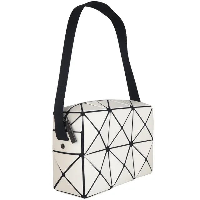 【ISSEY MIYAKE 三宅一生】BAOBAO 皮紋方格2x3立體斜背包(白米色/小)