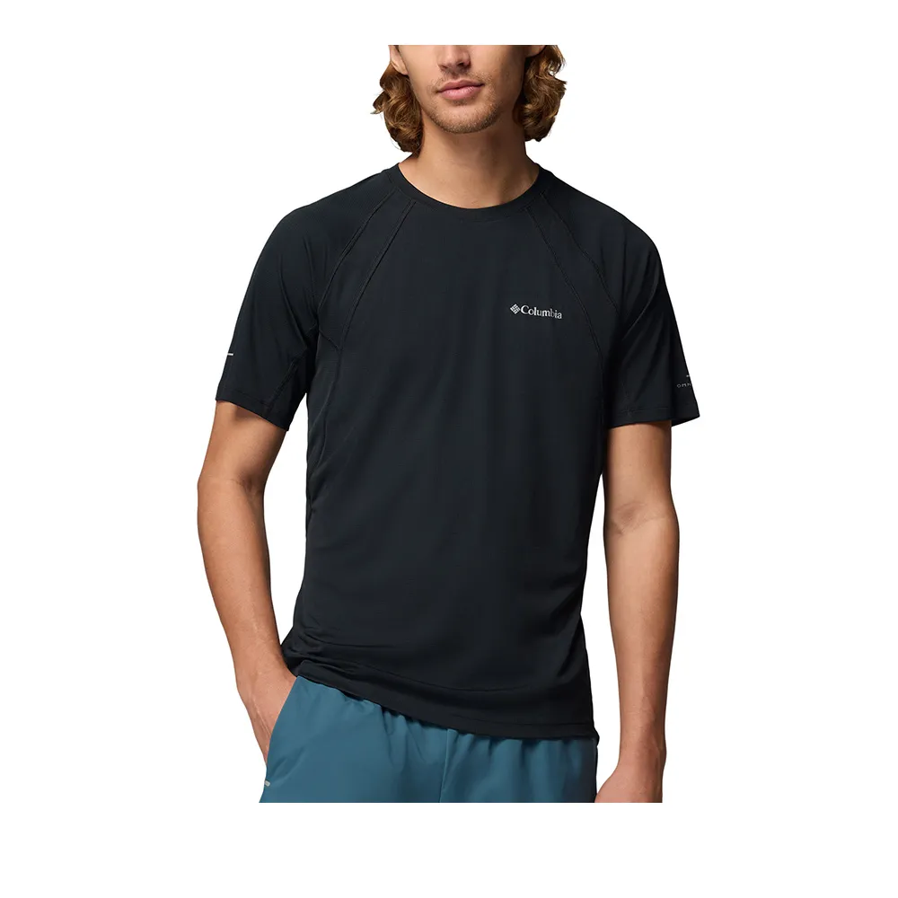 【Columbia 哥倫比亞】男款-防曬UPF40快排短袖上衣-Stealth Spring™ SS Tee-黑色(UAE19500BK/KS)