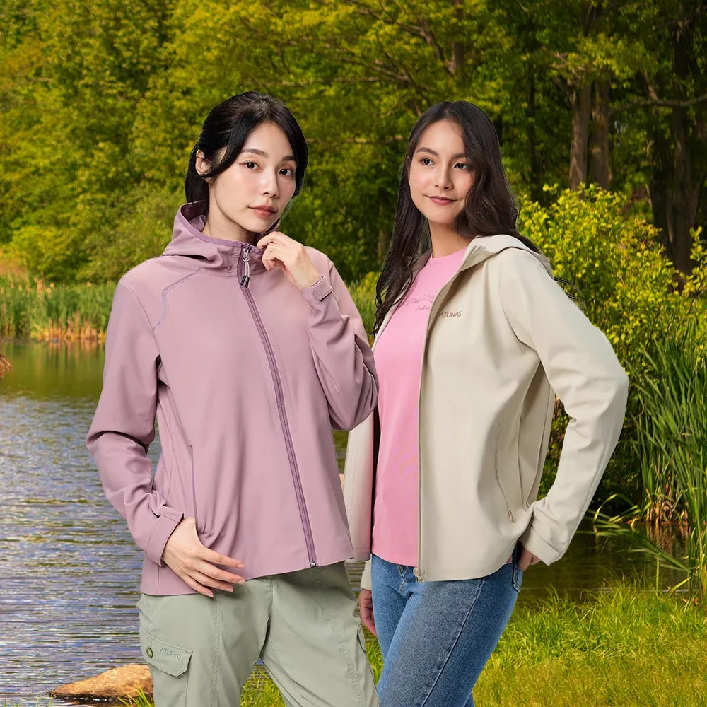 【ATUNAS 歐都納】女款SOFTSHELL防潑水保暖連帽外套(A1GA2326W/A8GA2328W內層磨毛/抗風透氣/休閒旅遊)