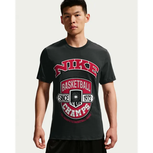 【NIKE 耐吉】短袖上衣 男 AS M NK TEE STD ASBURY CHAMPS 運動 休閒 T恤 黑 (IM5051045)