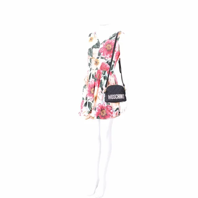 【MOSCHINO】粉字母絎縫尼龍可拆背帶手拿 斜背貝殼包(黑色 兩用包 肩背 萬用包)