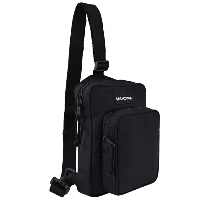 【Balenciaga 巴黎世家】簡約LOGO單肩包記者包後背包胸口包(黑)