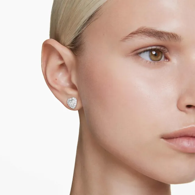 【SWAROVSKI 施華洛世奇】官方直營 Ariana Grande x Swarovski 耳釘 心形 愛心 鍍白金色 | 5720859