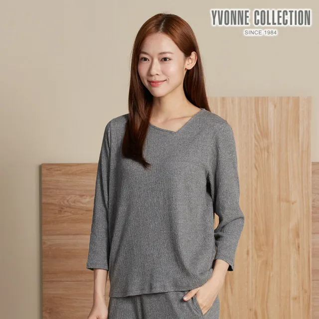 【YVONNE 以旺傢飾】皺皺提花斜領七分袖上衣-岩石灰