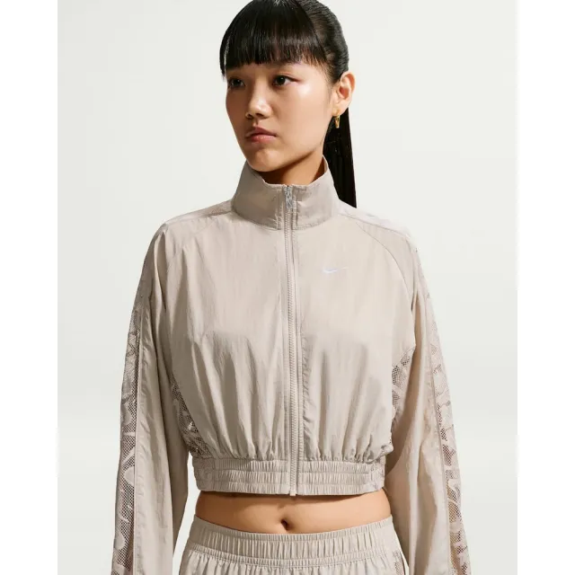 【NIKE 耐吉】立領外套 女 AS W NK LACE INSET TRACK JKT 運動 休閒 透氣 短版 卡其 (IM8194236)