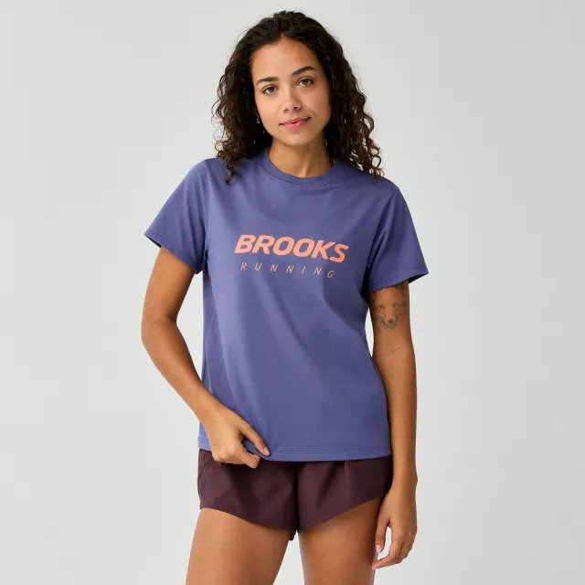 【BROOKS】女短袖上衣 Graphic 短袖上衣_暮夜藍/電光蜜桃 (221761583)