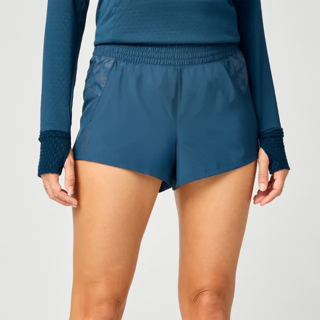 【BROOKS】女短褲 Dash 女奔跑反光慢跑短褲_3吋_靛藍反光字 (221787411)