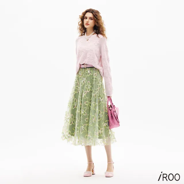 【iROO】五彩壓花亮片長裙