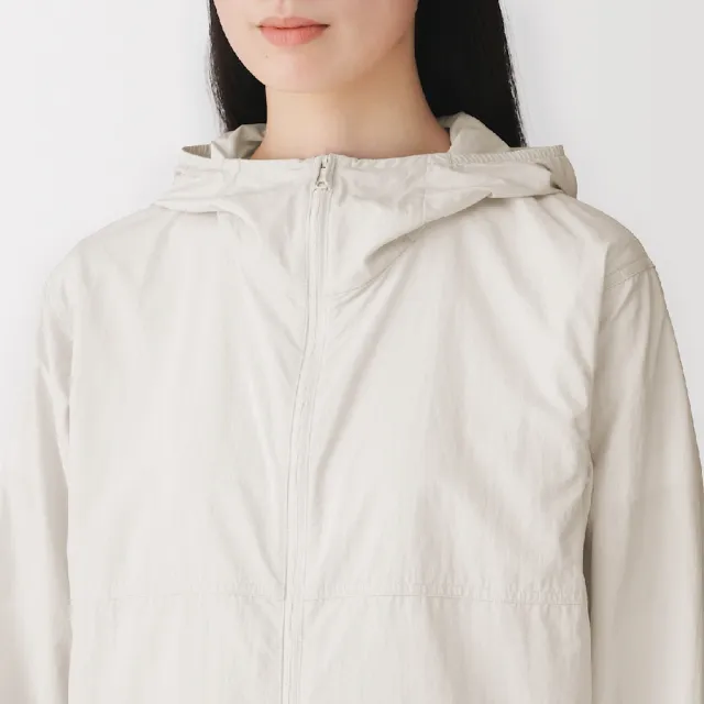 【MUJI 無印良品】女撥水加工可攜式風衣外套(象牙白/灰白/黑色/煙燻粉)