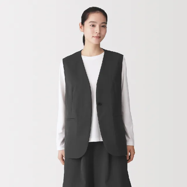 【MUJI 無印良品】女撥水加工彈性綾織西裝式背心(深灰/黑色/米黃)