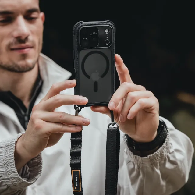 【MAGEASY】iPhone 18 Odyssey Strap M 超軍規防摔掛繩手機殼(iPhone 18 Pro/Pro Max)