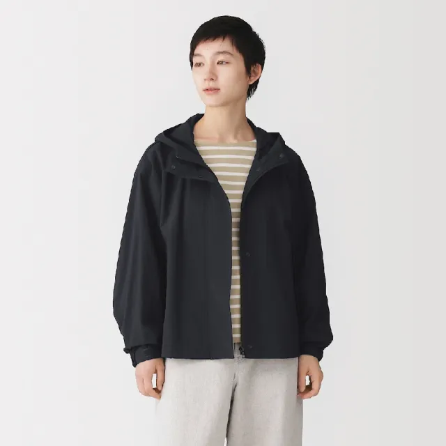 【MUJI 無印良品】女撥水加工可攜式連帽外套(象牙白/暗藍/摩卡棕/磚紅)