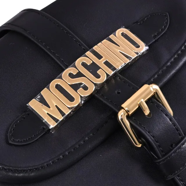【MOSCHINO】金屬LOGO尼龍拼接迷你翻蓋馬鞍包斜背包(黑)