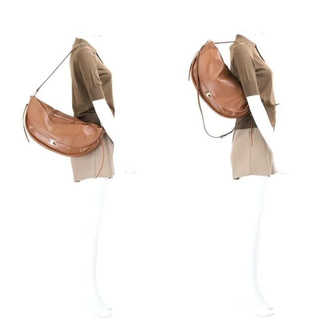 【CELINE】Soft Triomphe Besace / Halfmoon 凱旋門標誌小羊皮肩背包(2色 翻蓋包 半月包 真皮)