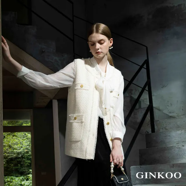 【GINKOO 俊克】可拆式領巾亮感開衩上衣