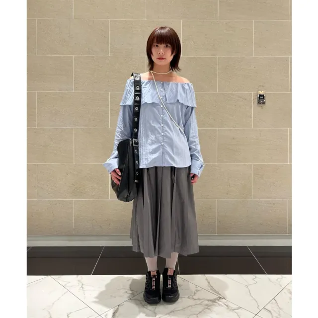 【BEAMS】官方旗艦館 Ray BEAMS / 女裝 褶邊 露肩 上衣
