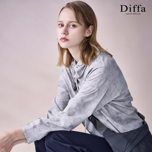 【Diffa】斑駁燒花領抽繩落肩長袖針織衫-女