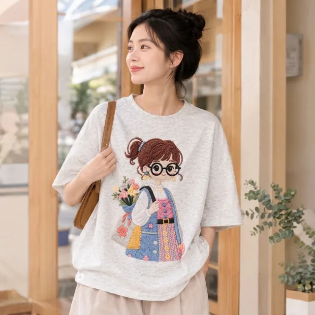 【LANNI 藍尼】現貨 買一送一 卡通印花寬鬆圓領T恤(女裝/短袖上衣/休閒/百搭/日系/通勤)