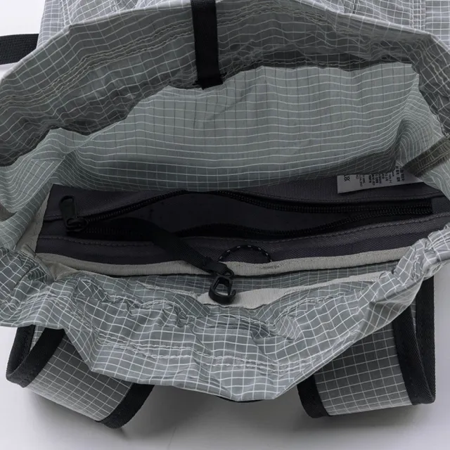 【The North Face】TNF 休閒 防潑水抽繩束口休閒後背包 NEVER STOP CINCH PACK 男 女 淺灰 (NF0A8JFXMYB)