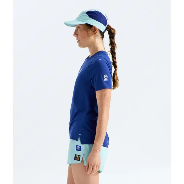 【The North Face】TNF 休閒 運動 短袖上衣 W SUMMIT HIGH TRAIL SS – GRAPHIC 女 藍 (NF0A8HW5NLV)