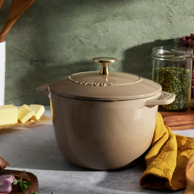 【STAUB】琺瑯鑄鐵鍋飯鍋16cm+矽膠飯匙+陶瓷碗盤3件(德國雙人牌集團官方直營)