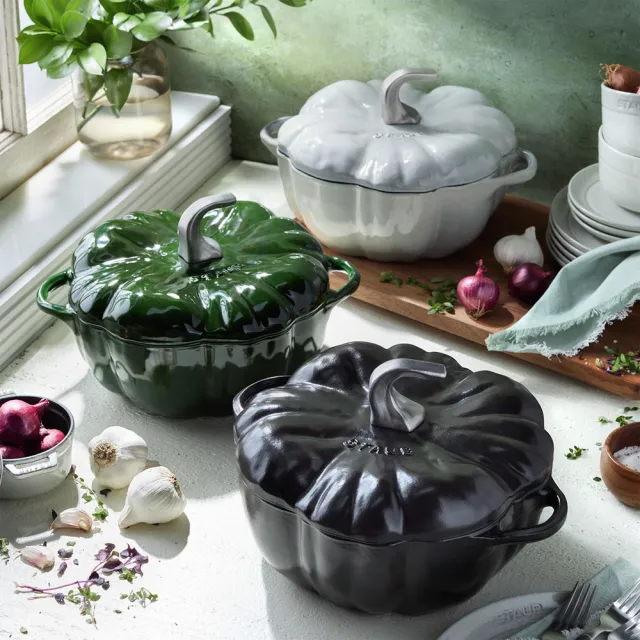 STAUB】南瓜造型琺瑯鑄鐵鍋24cm-黑色(德國雙人牌集團官方直營) - momo