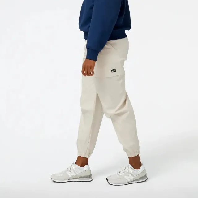 【NEW BALANCE】NB 抽繩 速乾 直筒長褲 女性 米色 口袋 WP31506TWF
