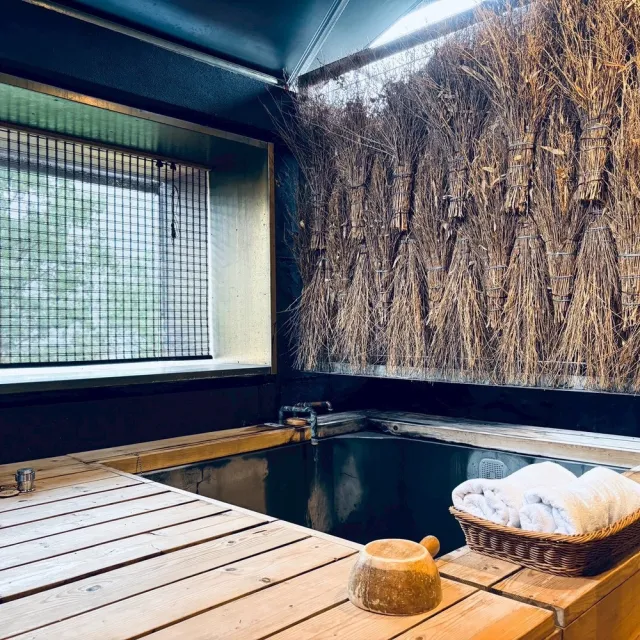 【馥森阪治 Trio】平假日通用泡湯券｜90分鐘 望屋雙人湯屋+雙人木盒餐(MO26) 限時活動品